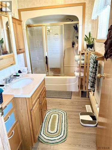 709 Junction Road, Smooth Rock Falls, ON - Indoor Photo Showing Bathroom