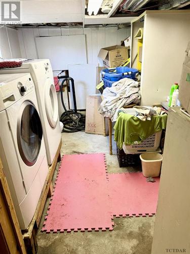 709 Junction Rd, Smooth Rock Falls, ON - Indoor Photo Showing Laundry Room