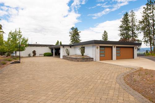 5050 Treadgold Court, Kelowna, BC - Outdoor