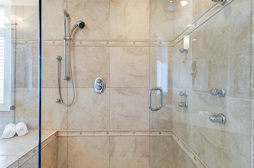 5050 Treadgold Court, Kelowna, BC - Indoor Photo Showing Bathroom