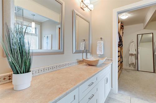 5050 Treadgold Court, Kelowna, BC - Indoor Photo Showing Bathroom