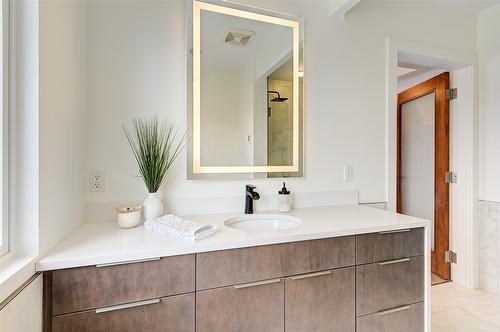 5050 Treadgold Court, Kelowna, BC - Indoor Photo Showing Bathroom