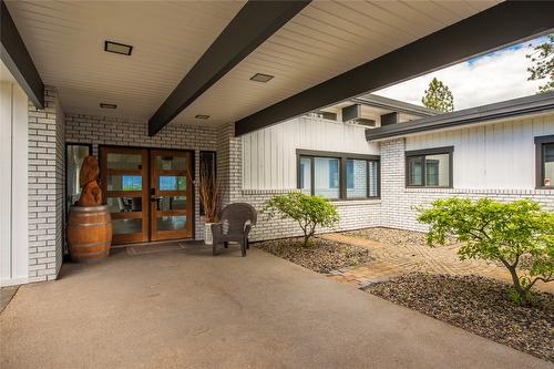 5050 Treadgold Court, Kelowna, BC - Outdoor