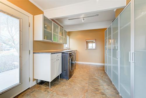 5050 Treadgold Court, Kelowna, BC - Indoor Photo Showing Laundry Room