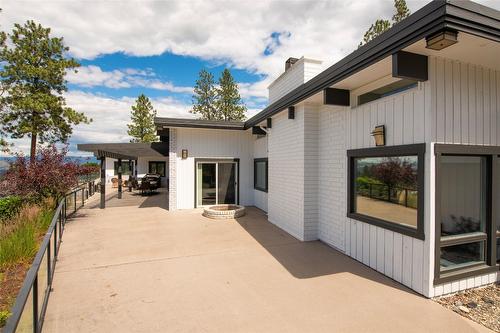 5050 Treadgold Court, Kelowna, BC - Outdoor