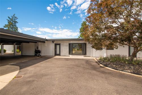 5050 Treadgold Court, Kelowna, BC - Outdoor