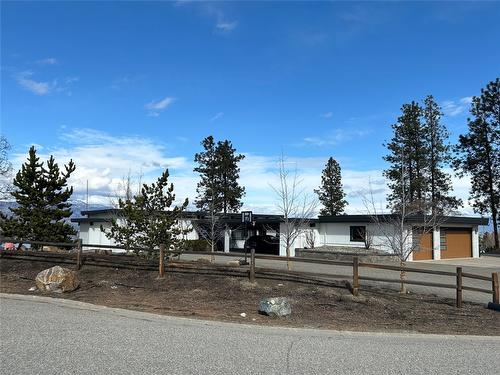 5050 Treadgold Court, Kelowna, BC - Outdoor