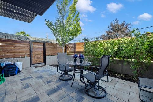 3-852 Stockwell Avenue, Kelowna, BC - Outdoor With Deck Patio Veranda With Exterior