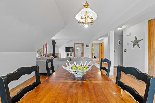 8475 Squilax-Anglemont Road, Anglemont, BC - Indoor Photo Showing Dining Room