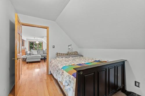 8475 Squilax-Anglemont Road, Anglemont, BC - Indoor Photo Showing Bedroom