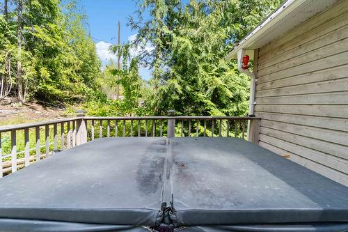 8475 Squilax-Anglemont Road, Anglemont, BC - Outdoor