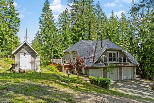 8475 Squilax-Anglemont Road, Anglemont, BC - Outdoor