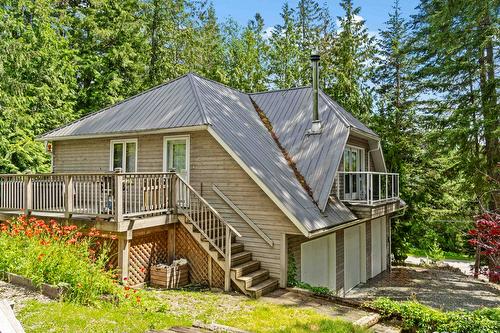 8475 Squilax-Anglemont Road, Anglemont, BC - Outdoor