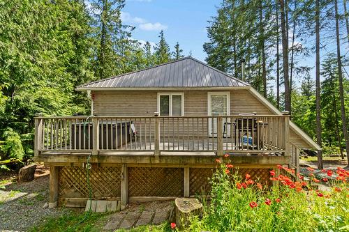 8475 Squilax-Anglemont Road, Anglemont, BC - Outdoor With Deck Patio Veranda