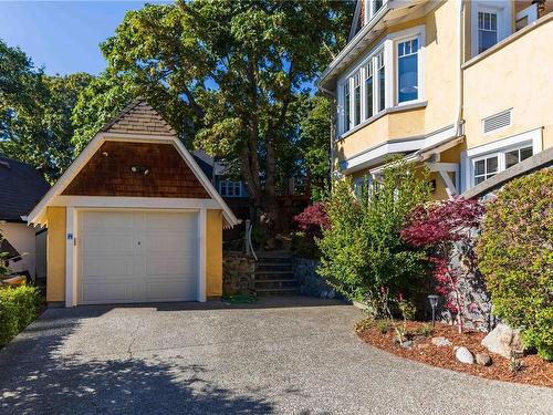 525 Transit Rd, Oak Bay, BC 