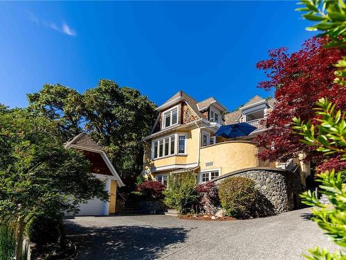 525 Transit Rd, Oak Bay, BC 