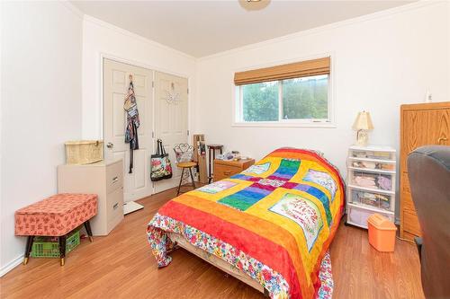 3049 Hornsberger Road, Salmon Arm, BC - Indoor Photo Showing Bedroom