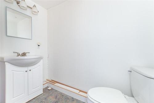 3049 Hornsberger Road, Salmon Arm, BC - Indoor Photo Showing Bathroom