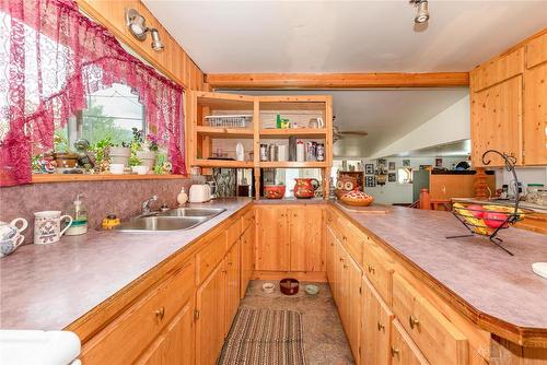 3049 Hornsberger Road, Salmon Arm, BC - Indoor Photo Showing Kitchen With Double Sink