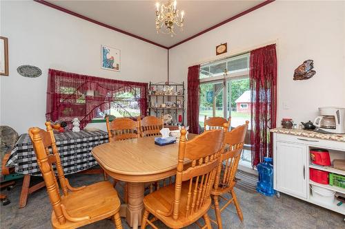 3049 Hornsberger Road, Salmon Arm, BC - Indoor Photo Showing Dining Room