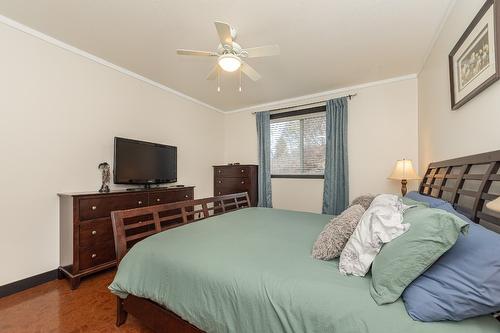 1571 20 Avenue, Salmon Arm, BC - Indoor Photo Showing Bedroom