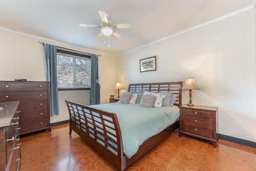 1571 20 Avenue, Salmon Arm, BC - Indoor Photo Showing Bedroom