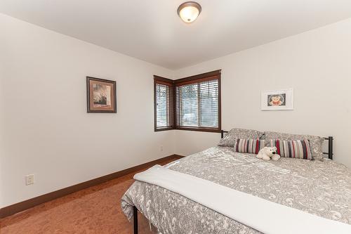 1571 20 Avenue, Salmon Arm, BC - Indoor Photo Showing Bedroom