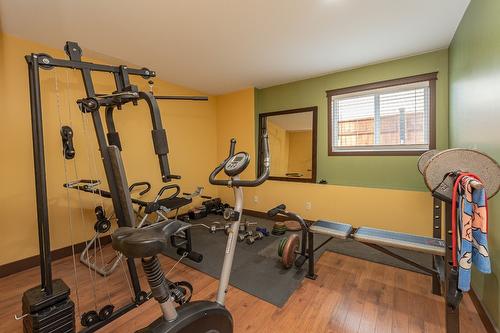 1571 20 Avenue, Salmon Arm, BC - Indoor Photo Showing Gym Room