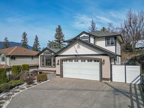 1571 20 Avenue, Salmon Arm, BC - Outdoor With Facade