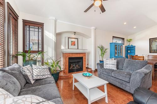 1571 20 Avenue, Salmon Arm, BC - Indoor Photo Showing Living Room With Fireplace