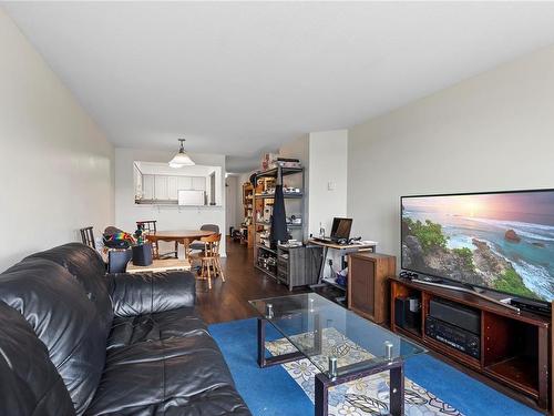 209-30 Cavan St, Nanaimo, BC - Indoor Photo Showing Living Room