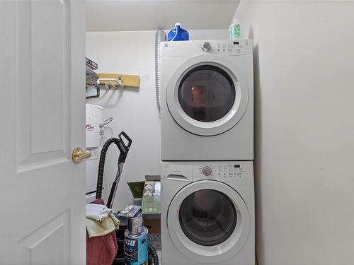209-30 Cavan St, Nanaimo, BC - Indoor Photo Showing Laundry Room