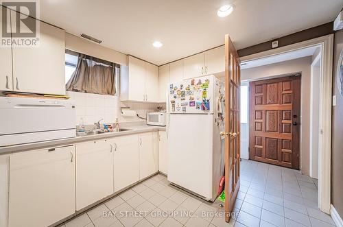 240 Pellatt Avenue, Toronto W04, ON - Indoor Photo Showing Kitchen