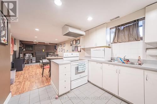 240 Pellatt Avenue, Toronto W04, ON - Indoor Photo Showing Kitchen With Double Sink