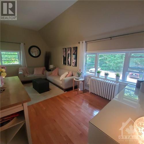 388 King Street W Unit#4, Brockville, ON - Indoor Photo Showing Living Room