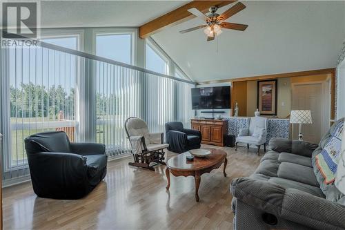 14977 County Rd 2 Road, South Stormont, ON - Indoor Photo Showing Living Room