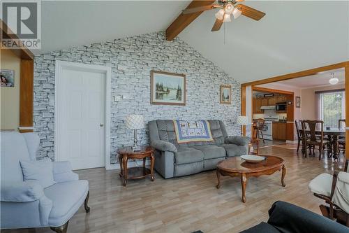 14977 County Rd 2 Road, South Stormont, ON - Indoor Photo Showing Living Room