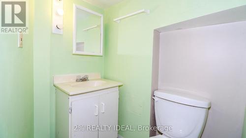 102 West Street N, Orillia, ON - Indoor Photo Showing Bathroom