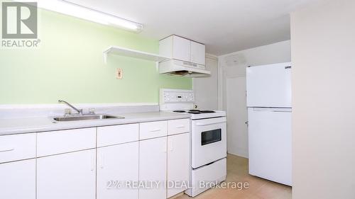 102 West Street N, Orillia, ON - Indoor Photo Showing Kitchen