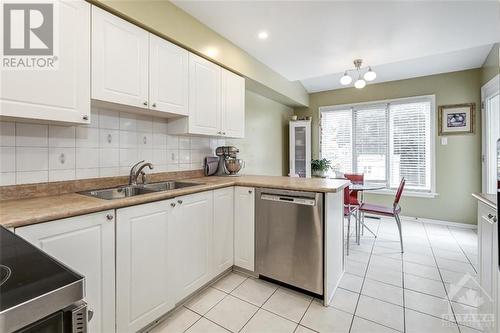 4598 Ogilvie Walk Crescent, Ottawa, ON - Indoor Photo Showing Kitchen With Double Sink