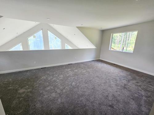 2801 Harlow Road, Nelson, BC - Indoor Photo Showing Other Room