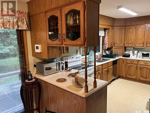 1130 Franklin Avenue, Esterhazy, SK - Indoor Photo Showing Kitchen With Double Sink