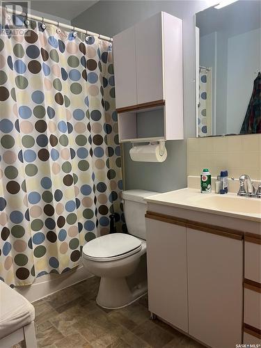 1130 Franklin Avenue, Esterhazy, SK - Indoor Photo Showing Bathroom