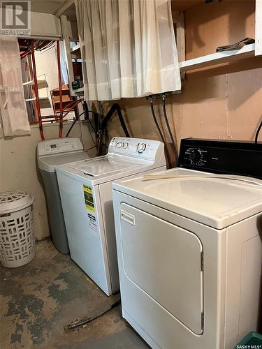 1130 Franklin Avenue, Esterhazy, SK - Indoor Photo Showing Laundry Room