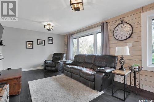 9 Gregory Avenue, White City, SK - Indoor Photo Showing Living Room