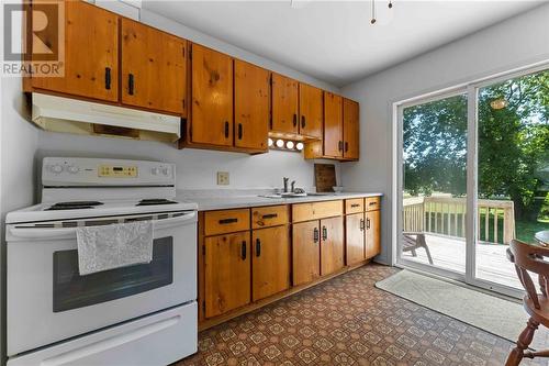 575 Elizabeth Street, Pembroke, ON - Indoor Photo Showing Kitchen