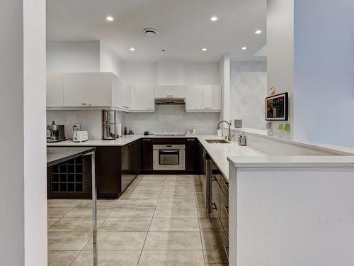 Cuisine - 301-150 Ch. Bates, Mont-Royal, QC - Indoor Photo Showing Kitchen With Upgraded Kitchen