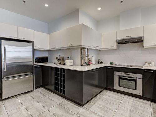 Cuisine - 301-150 Ch. Bates, Mont-Royal, QC - Indoor Photo Showing Kitchen With Upgraded Kitchen