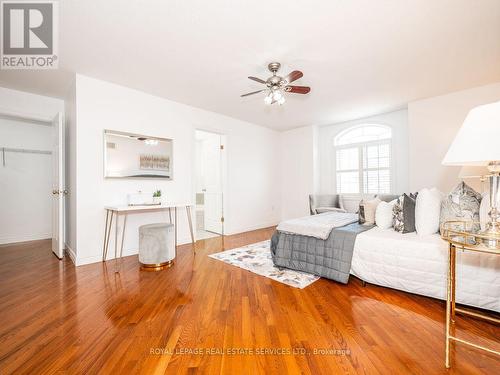 5388 Kindos Street, Burlington, ON - Indoor Photo Showing Living Room