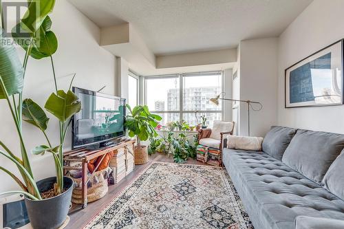 1527 - 38 Joe Shuster Way, Toronto W01, ON - Indoor